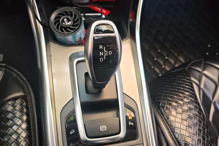 Used BYD Song New Energy 2017 Song DM 1.5TID All-Wheel Drive Luxury Model Gear Lever