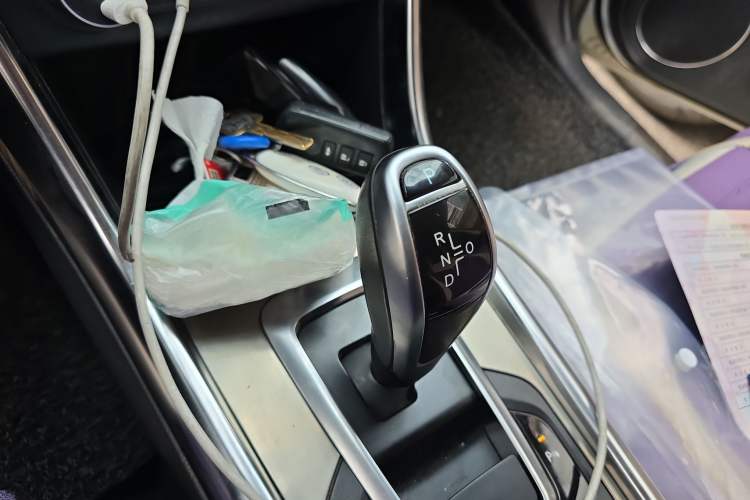 Used BYD Song New Energy 2017 Song DM 1.5TID All-Wheel Drive Luxury Model Gear Lever