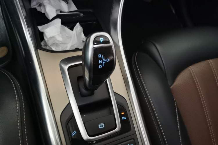 Used BYD Song New Energy 2017 Song DM 1.5TID All-Wheel Drive Prestige Model Gear Lever