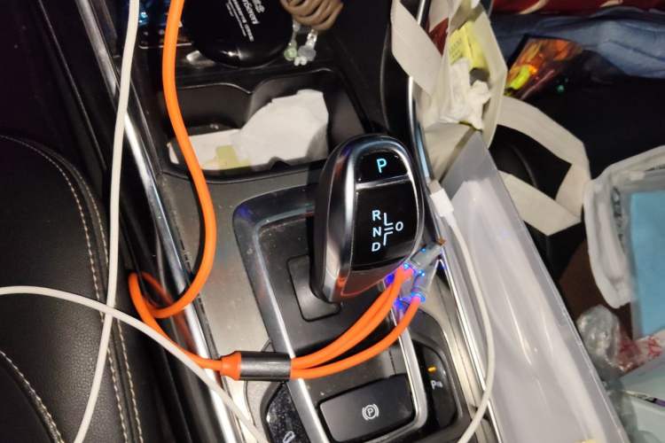 Used BYD Song New Energy 2017 Song DM 1.5TID All-Wheel Drive Luxury Model Gear Lever