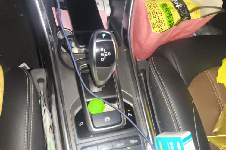 Used BYD Song New Energy 2017 Song DM 1.5TID All-Wheel Drive Prestige Model Gear Lever