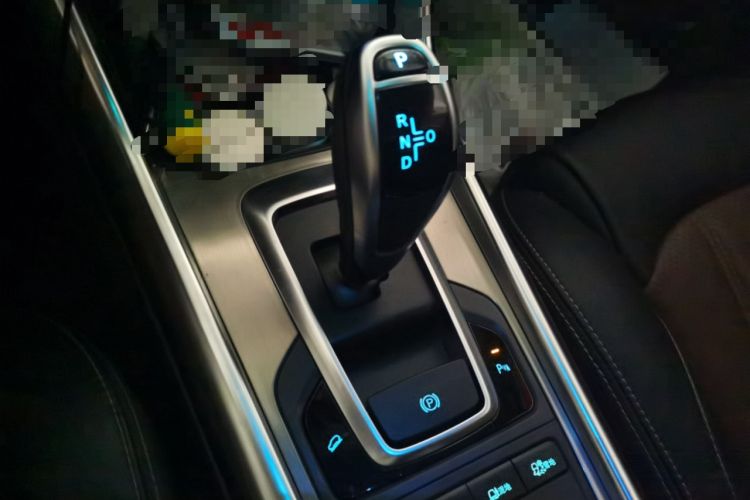 Used BYD Song New Energy 2017 Song DM 1.5TID All-Wheel Drive Luxury Model Gear Lever