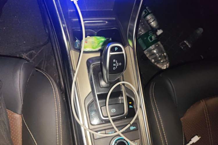 Used BYD Song New Energy 2017 Song DM 1.5TID All-Wheel Drive Luxury Model Gear Lever