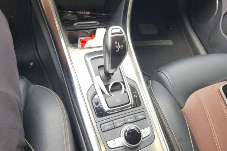 Used BYD Song New Energy 2017 Song DM 1.5TID All-Wheel Drive Luxury Model Gear Lever
