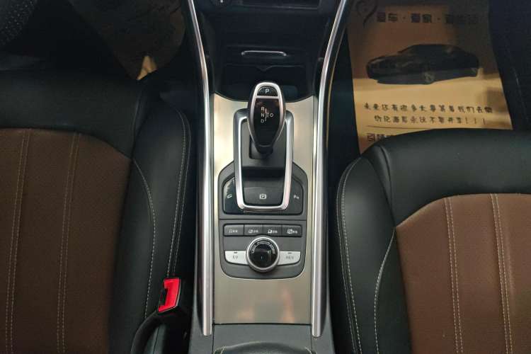 Used BYD Song New Energy 2017 Song DM 1.5TID All-Wheel Drive Luxury Model Gear Lever
