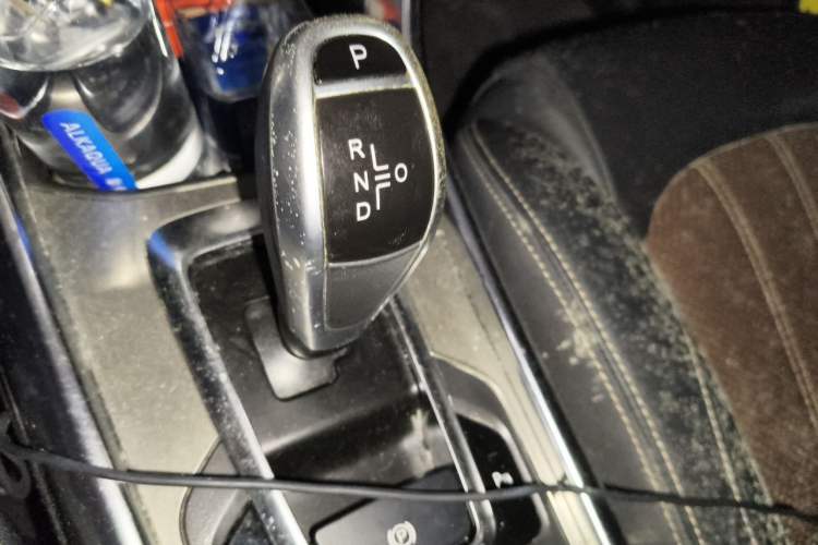 Used BYD Song New Energy 2017 Song DM 1.5TID All-Wheel Drive Prestige Model Gear Lever