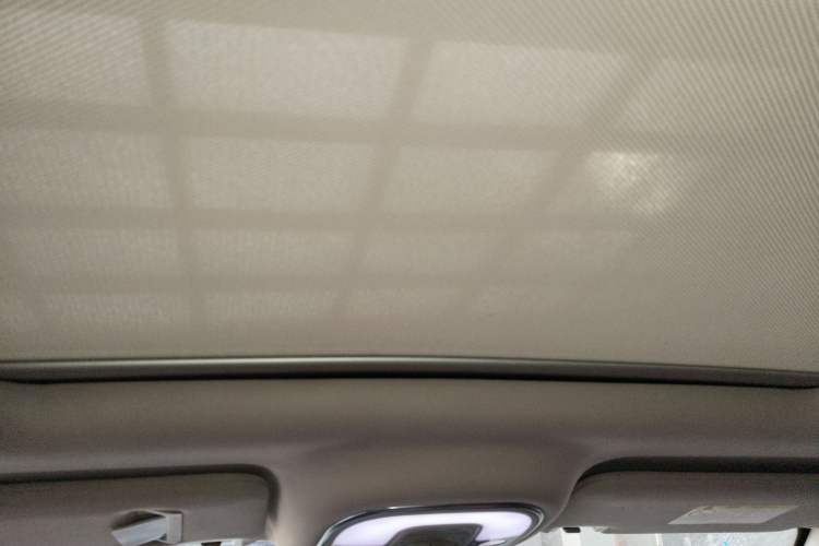 Used BYD Song New Energy 2017 Song DM 1.5TID All-Wheel Drive Prestige Model Headliner