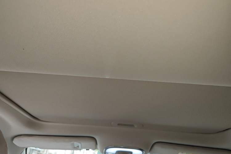 Used BYD Song New Energy 2017 Song DM 1.5TID All-Wheel Drive Luxury Model Headliner