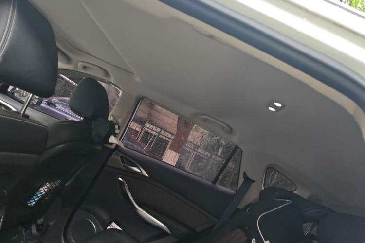 Used BYD Song New Energy 2017 Song DM 1.5TID All-Wheel Drive Luxury Model Headliner