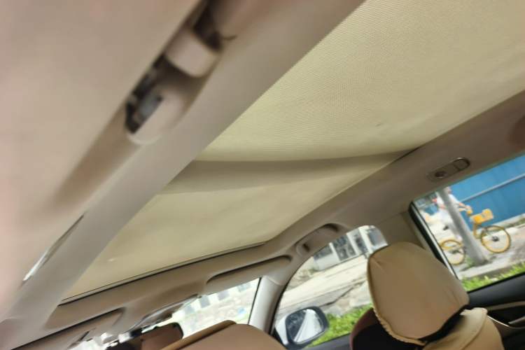 Used BYD Song New Energy 2017 Song DM 1.5TID All-Wheel Drive Prestige Model Headliner