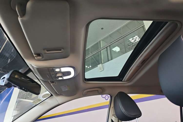 Used BYD Song New Energy 2017 Song DM 1.5TID All-Wheel Drive Luxury Model Headliner