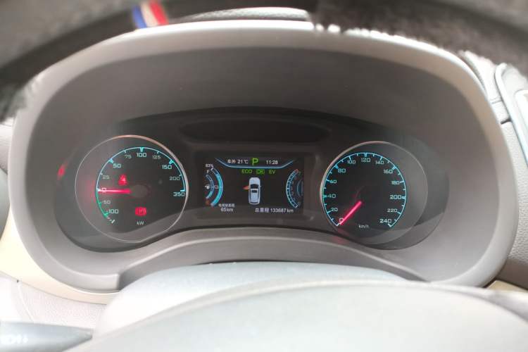 Used BYD Song New Energy 2017 Song DM 1.5TID All-Wheel Drive Prestige Model Instrument Cluster