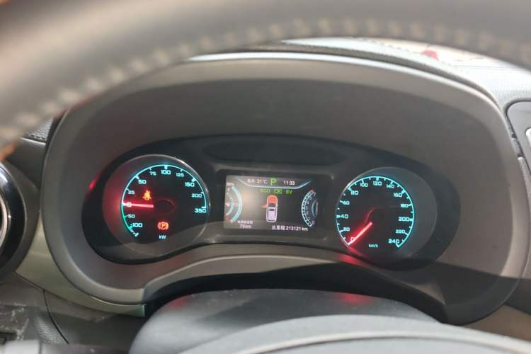 Used BYD Song New Energy 2017 Song DM 1.5TID All-Wheel Drive Luxury Model Instrument Cluster