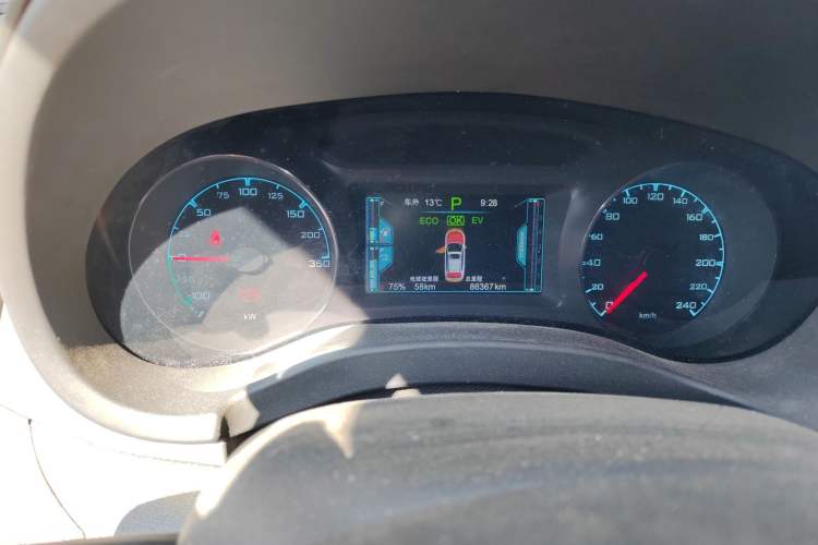 Used BYD Song New Energy 2017 Song DM 1.5TID All-Wheel Drive Luxury Model Instrument Cluster