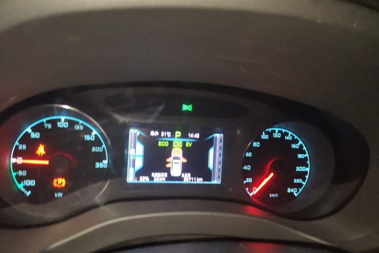 Used BYD Song New Energy 2017 Song DM 1.5TID All-Wheel Drive Luxury Model Instrument Cluster