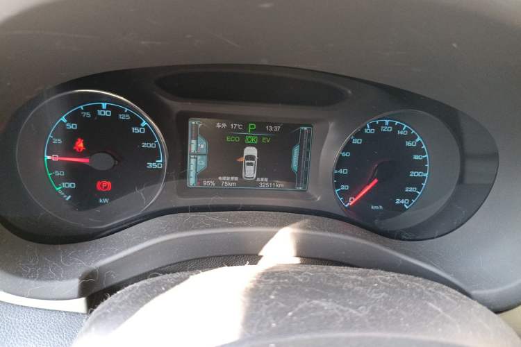 Used BYD Song New Energy 2017 Song DM 1.5TID All-Wheel Drive Luxury Model Instrument Cluster