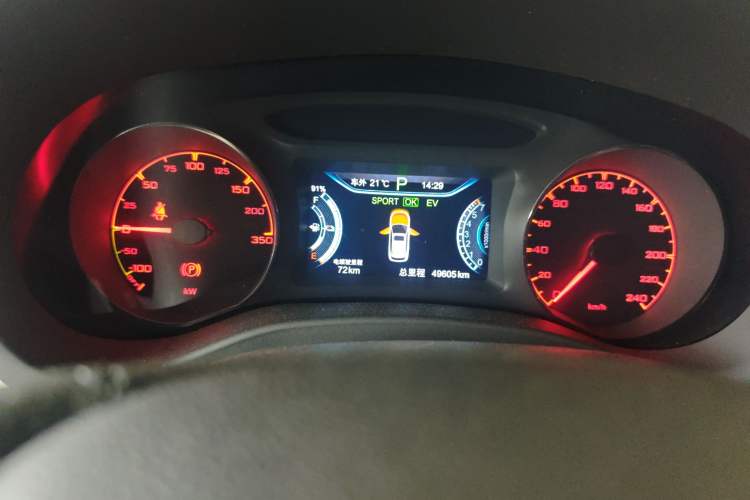 Used BYD Song New Energy 2017 Song DM 1.5TID All-Wheel Drive Prestige Model Instrument Cluster