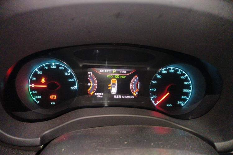 Used BYD Song New Energy 2017 Song DM 1.5TID All-Wheel Drive Luxury Model Instrument Cluster