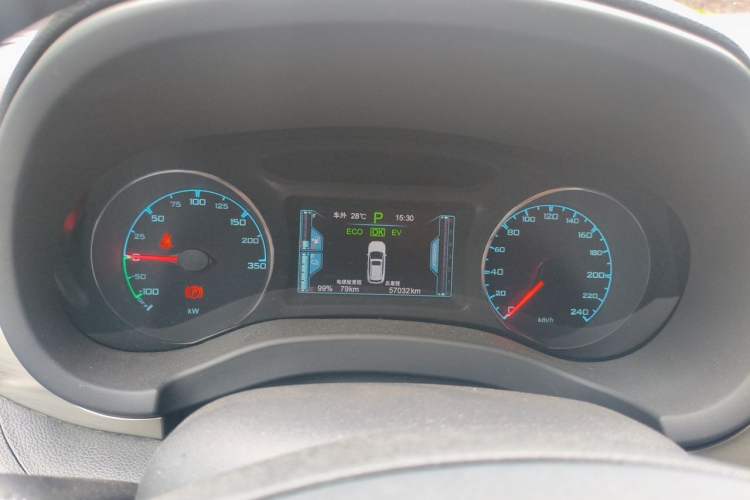 Used BYD Song New Energy 2017 Song DM 1.5TID All-Wheel Drive Prestige Model Instrument Cluster