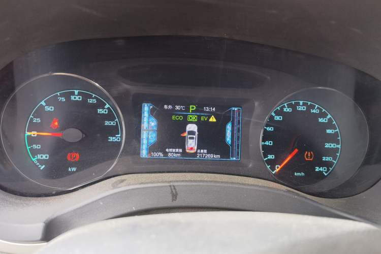 Used BYD Song New Energy 2017 Song DM 1.5TID All-Wheel Drive Luxury Model Instrument Cluster