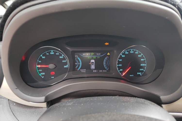 Used BYD Song New Energy 2017 Song DM 1.5TID All-Wheel Drive Luxury Model Instrument Cluster