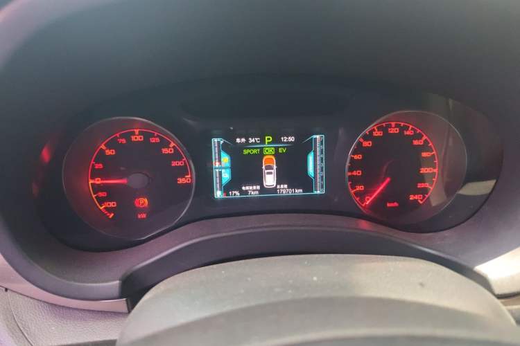 Used BYD Song New Energy 2017 Song DM 1.5TID All-Wheel Drive Luxury Model Instrument Cluster