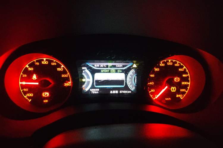 Used BYD Song New Energy 2017 Song DM 1.5TID All-Wheel Drive Prestige Model Instrument Cluster