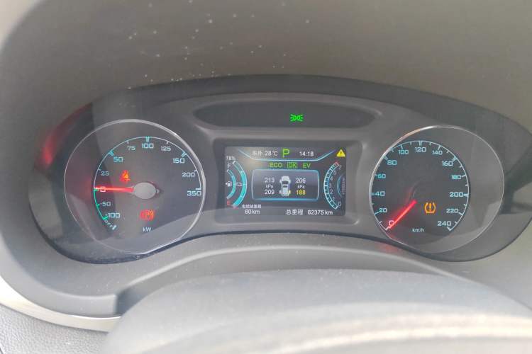 Used BYD Song New Energy 2017 Song DM 1.5TID All-Wheel Drive Luxury Model Instrument Cluster