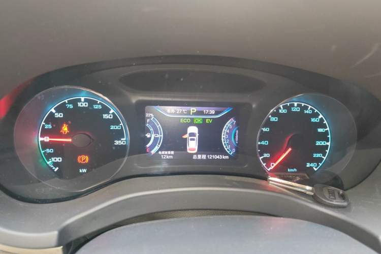 Used BYD Song New Energy 2017 Song DM 1.5TID All-Wheel Drive Luxury Model Instrument Cluster