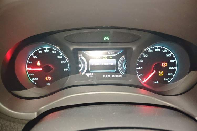 Used BYD Song New Energy 2017 Song DM 1.5TID All-Wheel Drive Luxury Model Instrument Cluster
