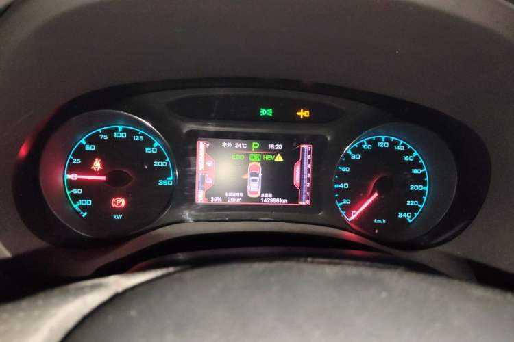 Used BYD Song New Energy 2017 Song DM 1.5TID All-Wheel Drive Luxury Model Instrument Cluster
