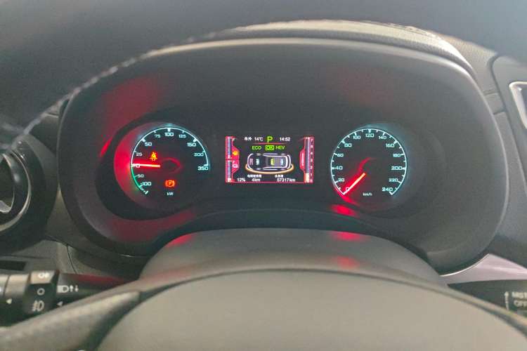 Used BYD Song New Energy 2017 Song DM 1.5TID All-Wheel Drive Luxury Model Instrument Cluster