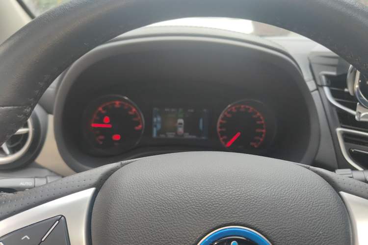 Used BYD Song New Energy 2017 Song DM 1.5TID All-Wheel Drive Luxury Model Instrument Cluster