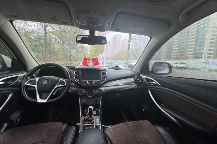 Used BYD Song New Energy 2017 Song DM 1.5TID All-Wheel Drive Luxury Model Interior 1
