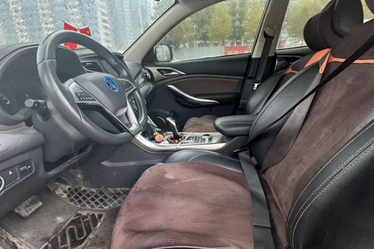 Used BYD Song New Energy 2017 Song DM 1.5TID All-Wheel Drive Luxury Model Interior 2
