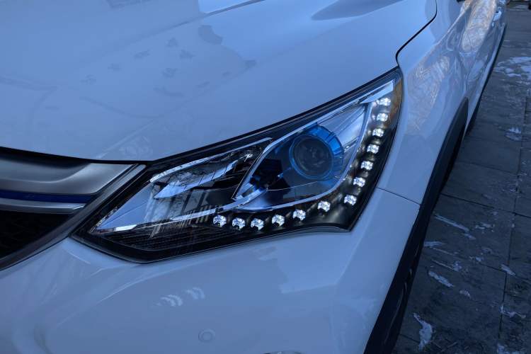 Used BYD Song New Energy 2017 Song EV300 Prestige Model Left Front Headlight