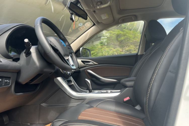 Used BYD Song New Energy 2017 Song DM 1.5TID All-Wheel Drive Luxury Model Left Front Seat