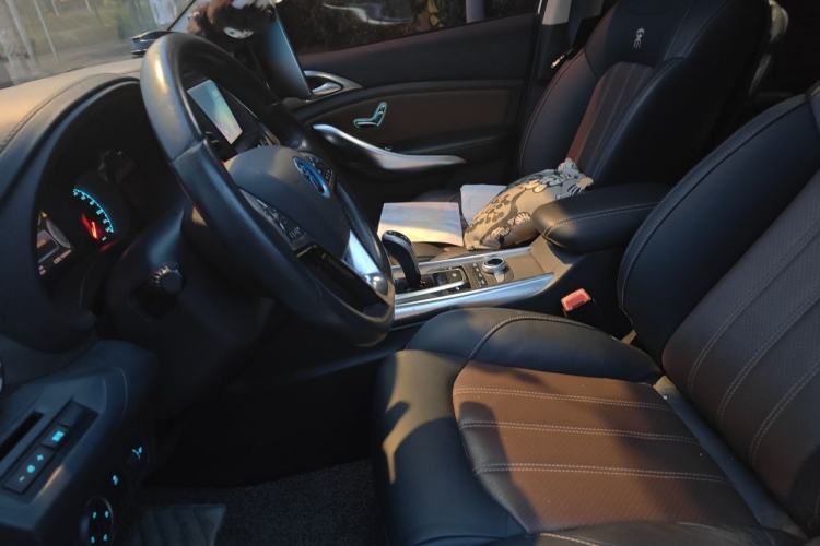 Used BYD Song New Energy 2017 Song DM 1.5TID All-Wheel Drive Luxury Model Left Front Seat