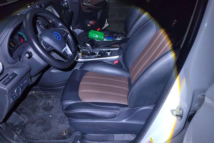 Used BYD Song New Energy 2017 Song DM 1.5TID All-Wheel Drive Prestige Model Left Front Seat