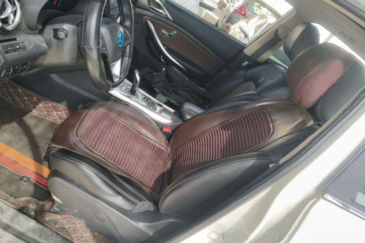 Used BYD Song New Energy 2017 Song DM 1.5TID All-Wheel Drive Prestige Model Left Front Seat
