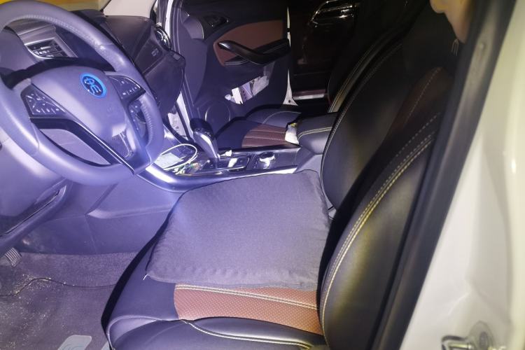 Used BYD Song New Energy 2017 Song DM 1.5TID All-Wheel Drive Luxury Model Left Front Seat