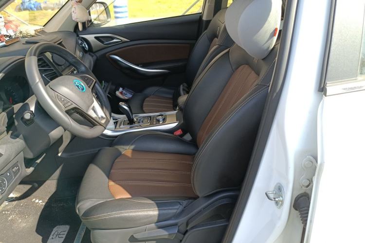 Used BYD Song New Energy 2017 Song DM 1.5TID All-Wheel Drive Luxury Model Left Front Seat
