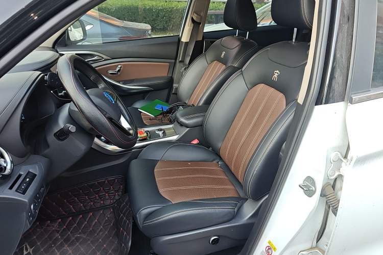 Used BYD Song New Energy 2017 Song EV300 Prestige Model Left Front Seat