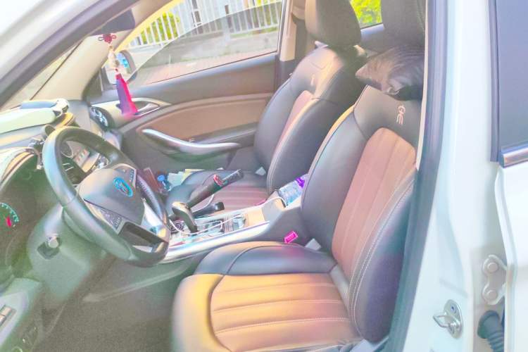 Used BYD Song New Energy 2017 Song DM 1.5TID All-Wheel Drive Luxury Model Left Front Seat