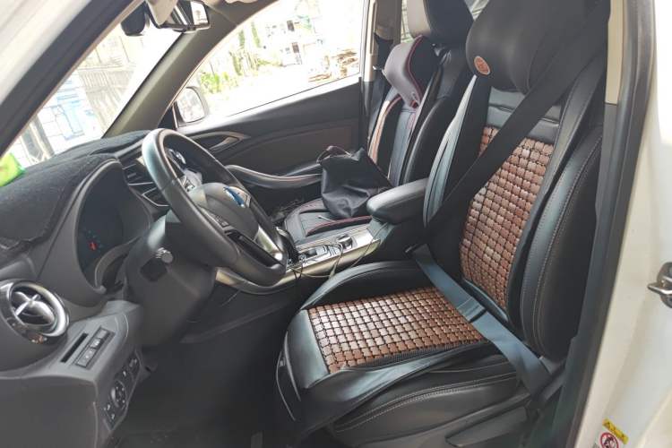 Used BYD Song New Energy 2017 Song DM 1.5TID All-Wheel Drive Luxury Model Left Front Seat
