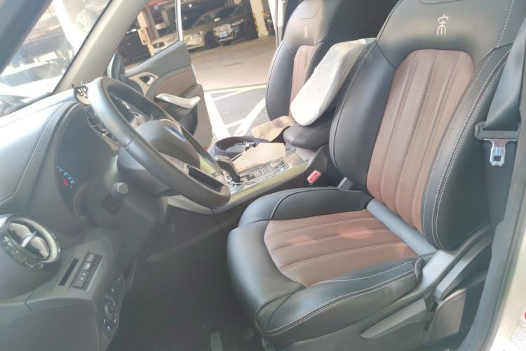 Used BYD Song New Energy 2017 Song DM 1.5TID All-Wheel Drive Luxury Model Left Front Seat