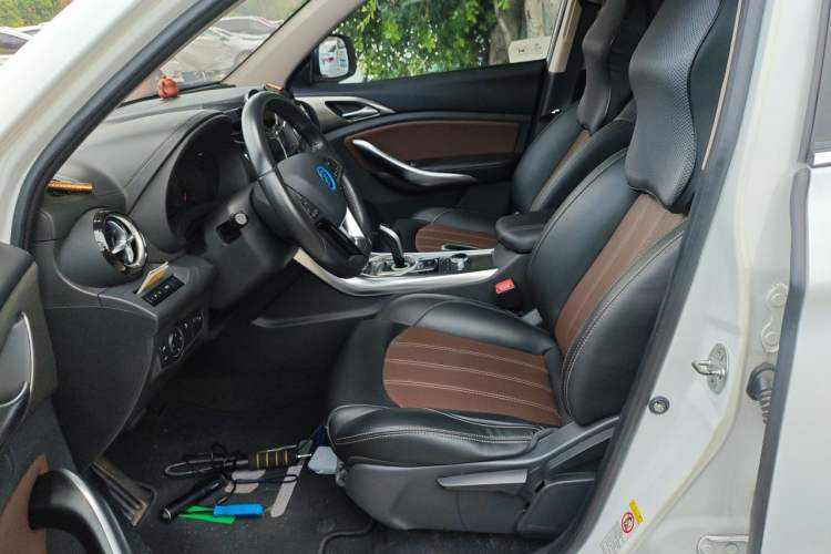 Used BYD Song New Energy 2017 Song DM 1.5TID All-Wheel Drive Luxury Model Left Front Seat