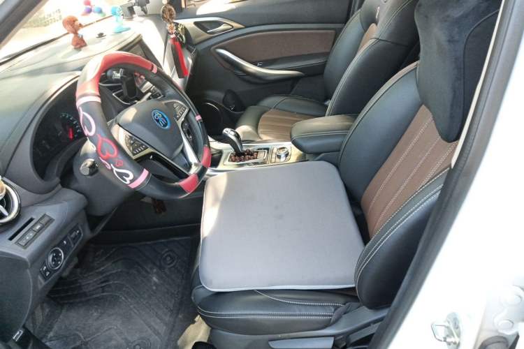 Used BYD Song New Energy 2017 Song DM 1.5TID All-Wheel Drive Luxury Model Left Front Seat
