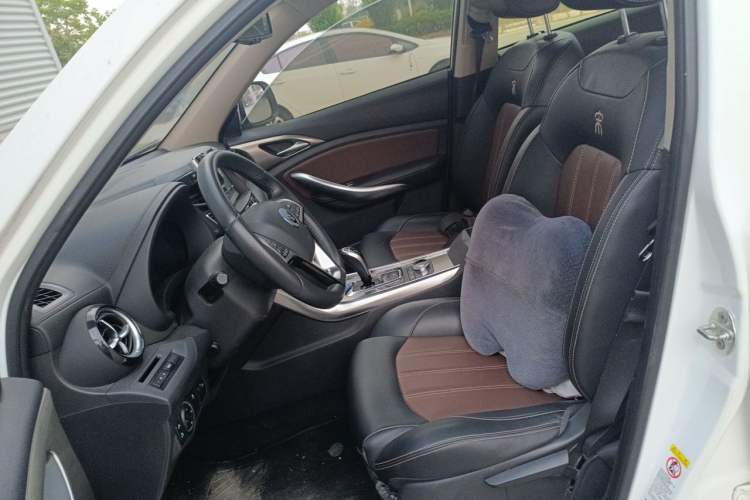Used BYD Song New Energy 2017 Song DM 1.5TID All-Wheel Drive Luxury Model Left Front Seat