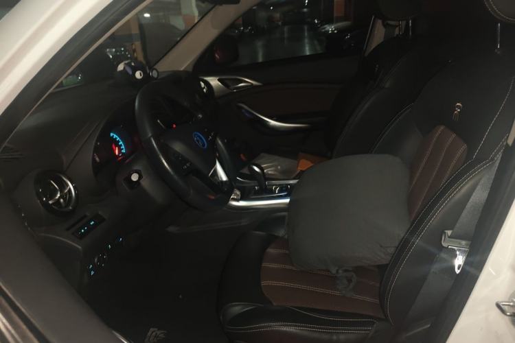 Used BYD Song New Energy 2017 Song DM 1.5TID All-Wheel Drive Luxury Model Left Front Seat